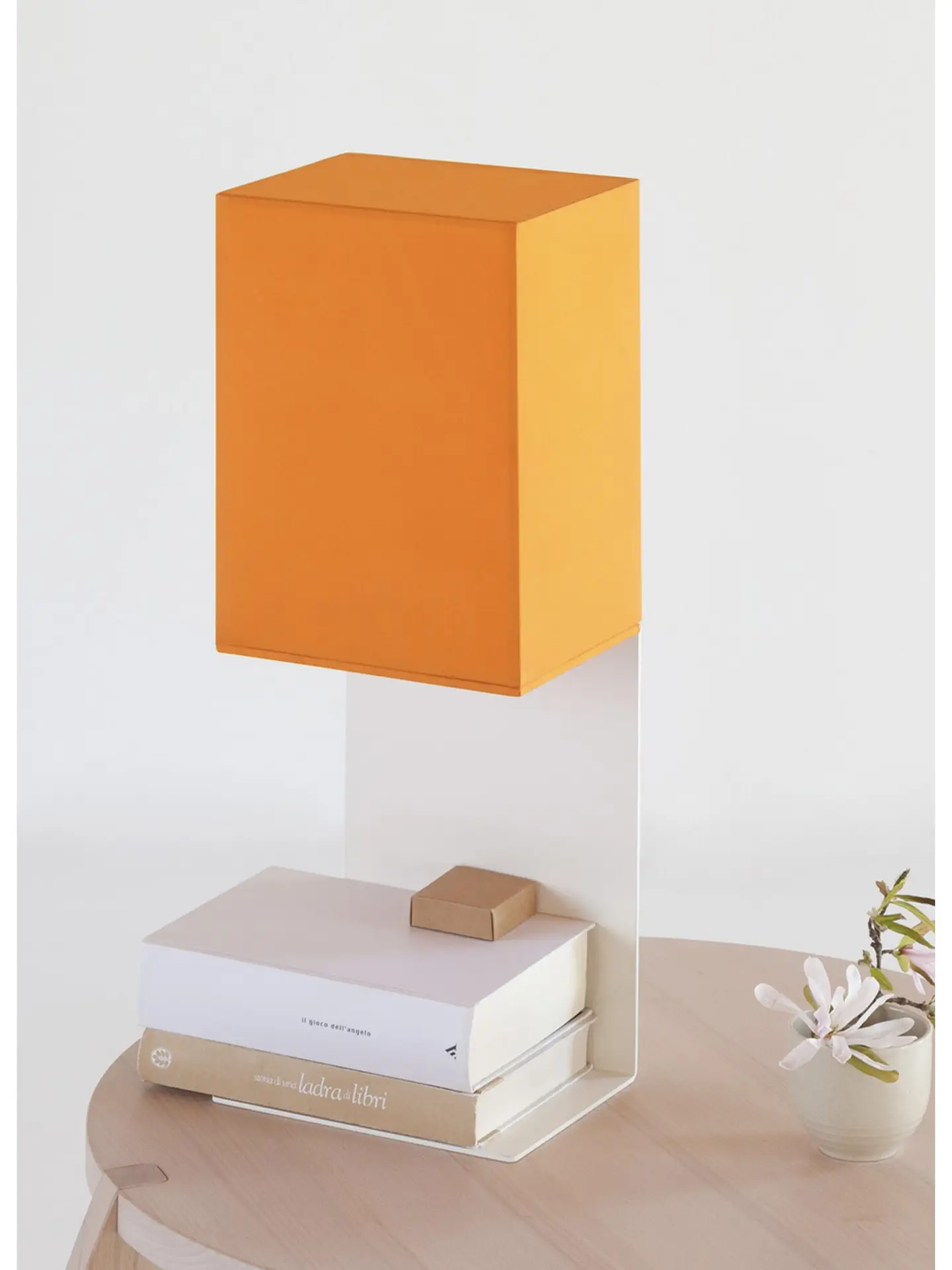 2700x1290_arturo_table_lamp_design_formabilio_orange